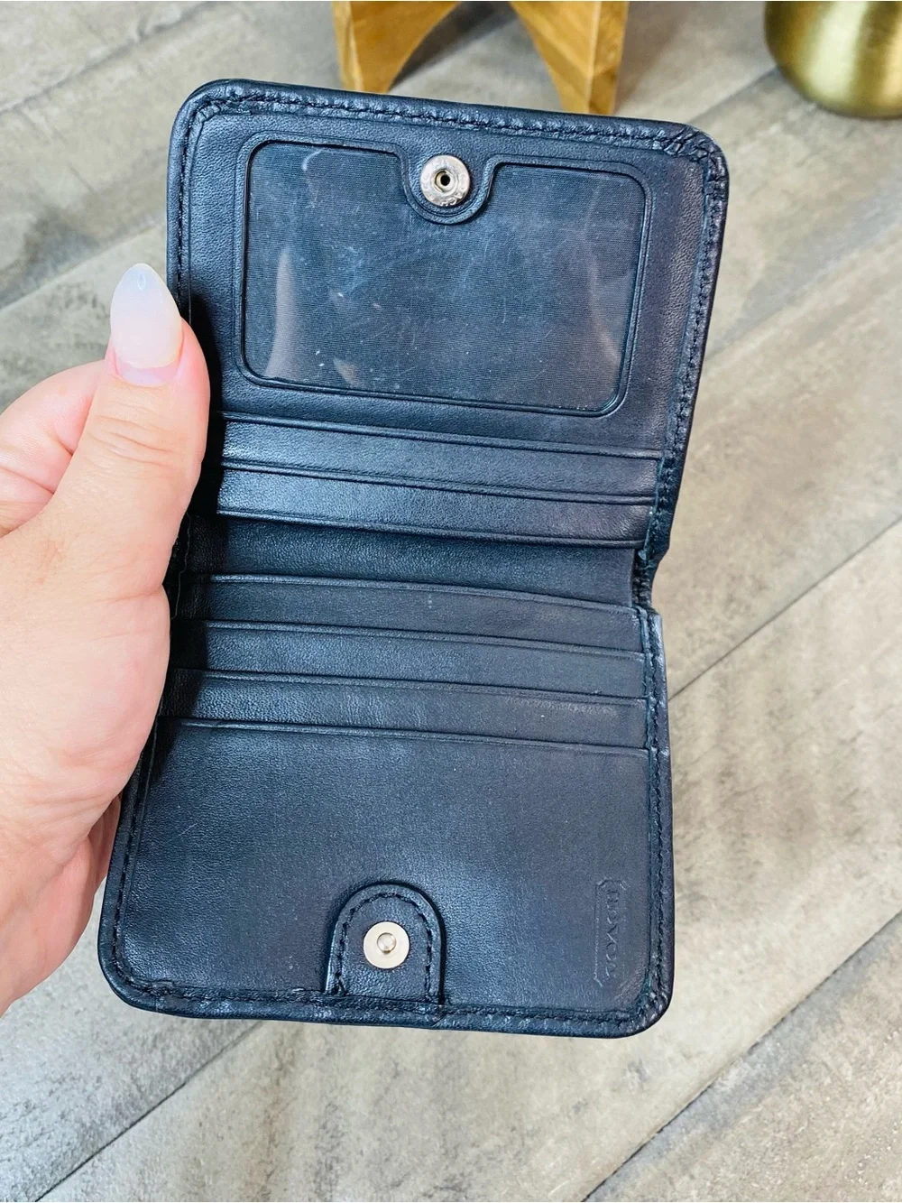 Coach Women's Black Leather Snap Compact Billfold Wallet